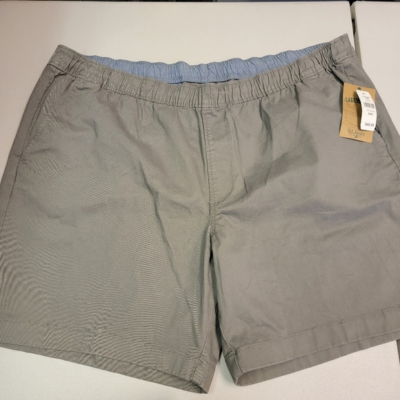 LL Bean Men's 3XL 8" Lakewashed Stretch Khaki Shorts - Picture 1 of 4